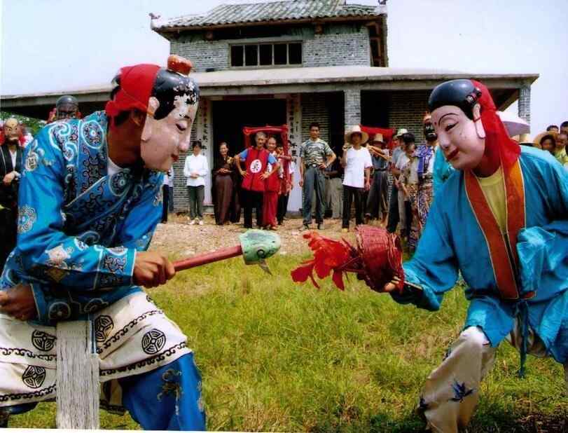 刘海与蓝采和正在施展各自的绝招3.jpg